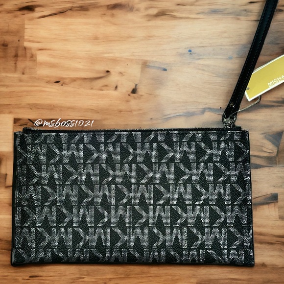 RARE MICHAEL KORS Leather Signature Large Zip Wristlet in Black/Silver NWT - Picture 3 of 3
